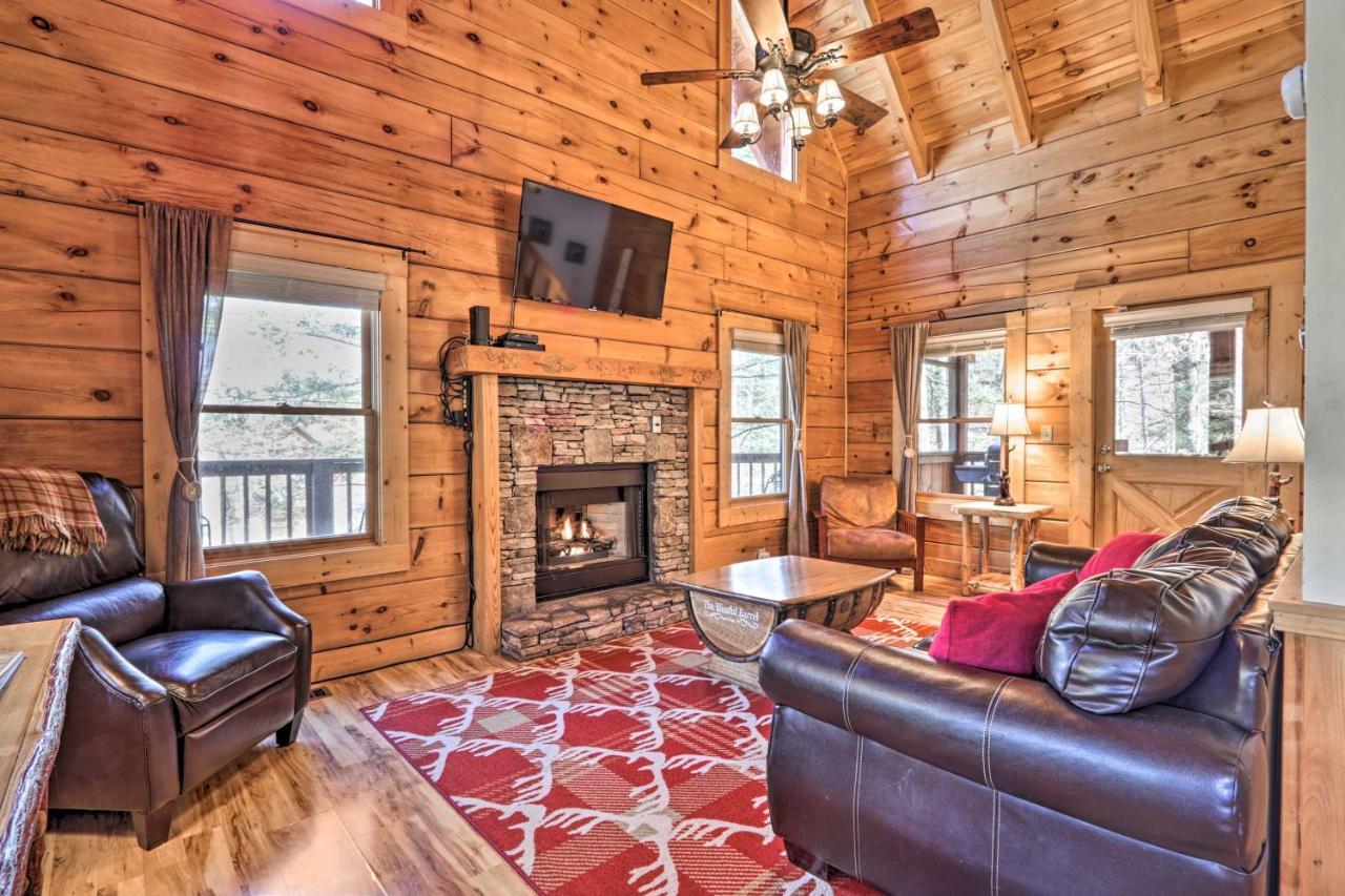Cozy Cabin With Hot Tub In The Heart Of Pigeon Forge Villa Exterior photo