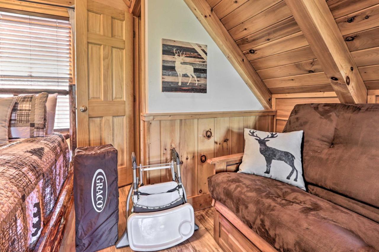 Cozy Cabin With Hot Tub In The Heart Of Pigeon Forge Villa Exterior photo