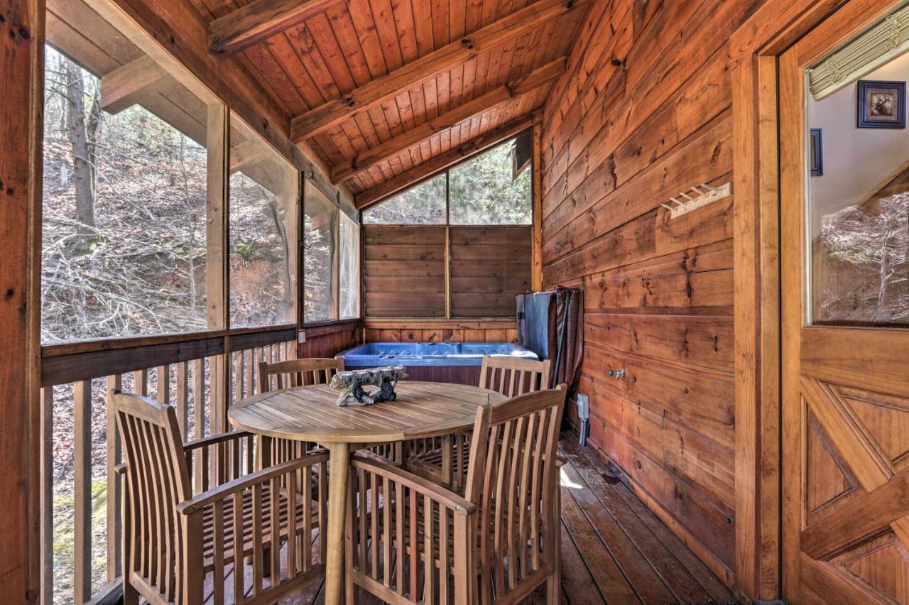 Cozy Cabin With Hot Tub In The Heart Of Pigeon Forge Villa Exterior photo